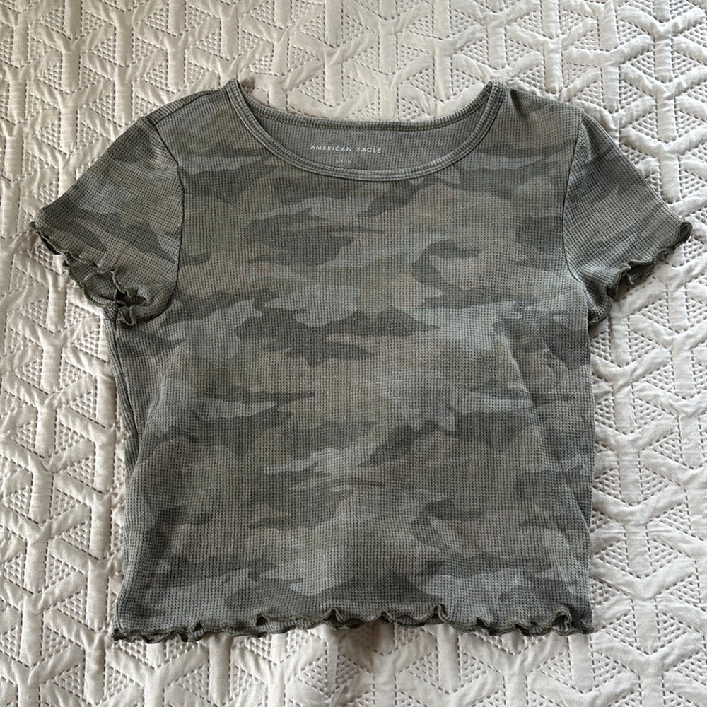 American Eagle Outfitters Green and Gray Camo Top